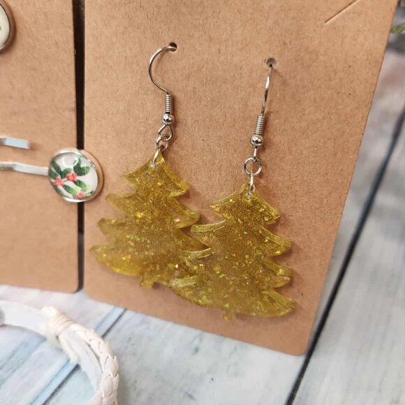 Christmas Jewelry Bundle - Picture 3 of 8